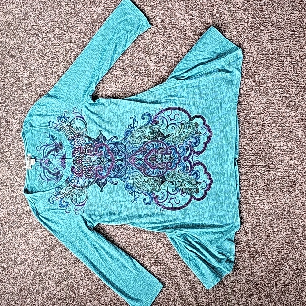 Top - Picture 3 of 16